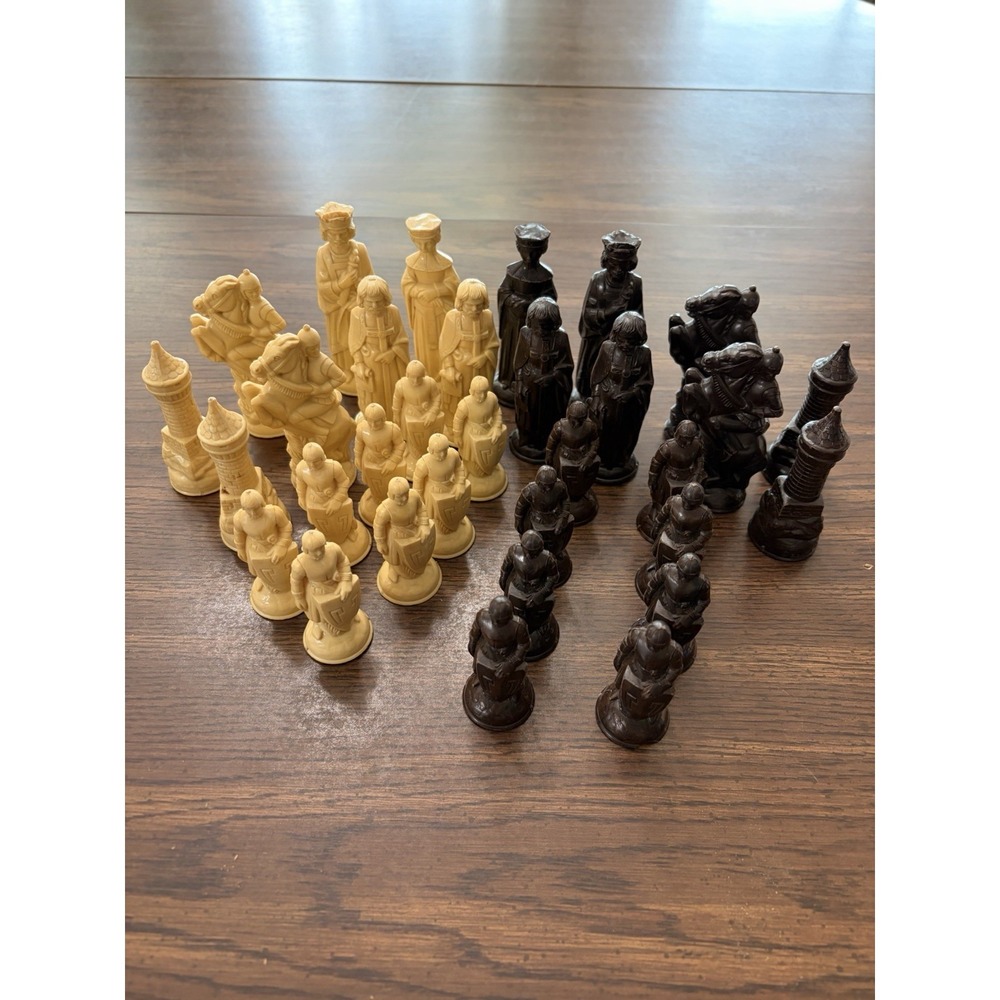 Vintage 1959 E.S. Lowe Renaissance Chess Pieces Complete Set 32 Pieces